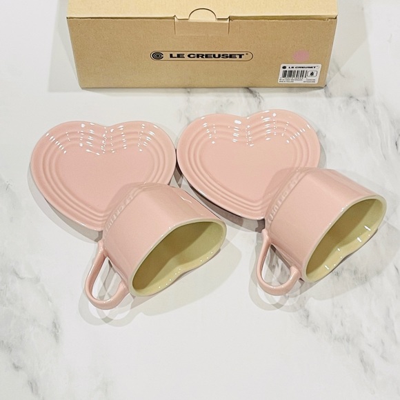 Le Creuset Heart Mugs Set of 2 with Saucer - Picture 4 of 9